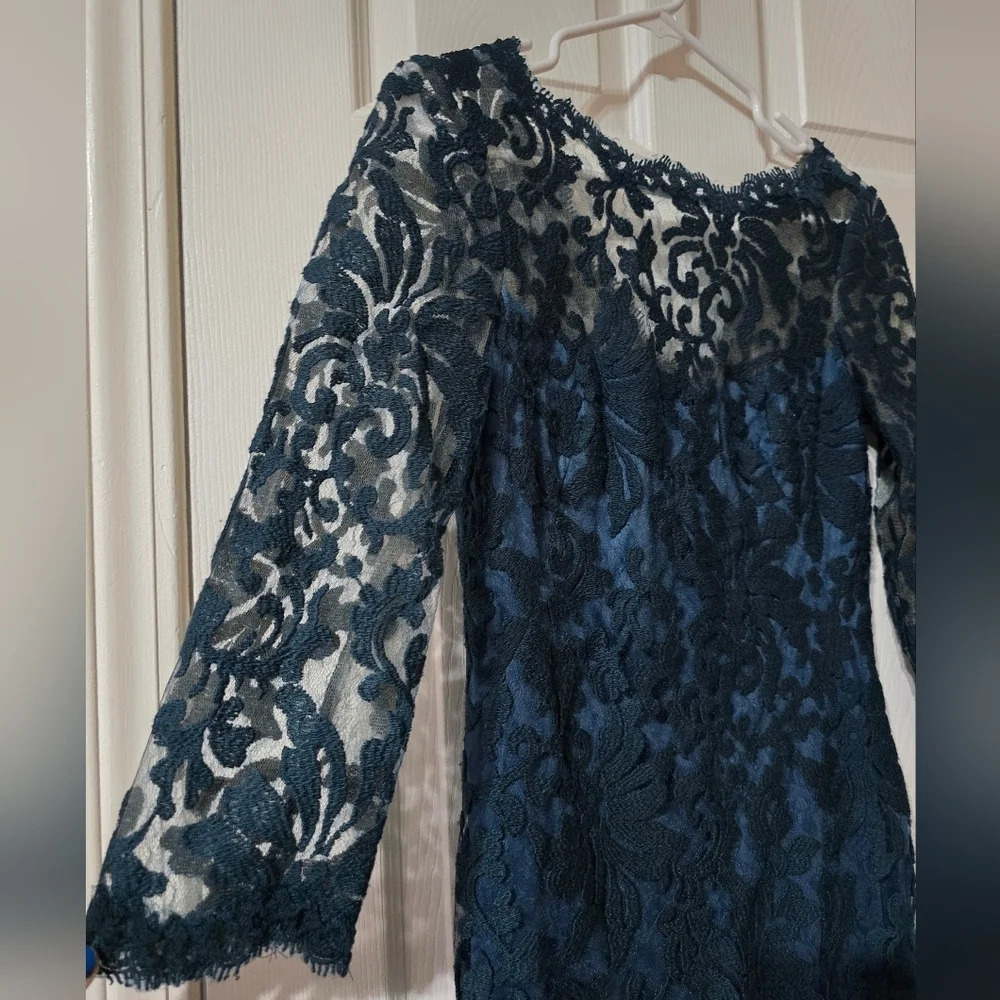 Tadashi Shoji Paillette Embroidered Lace & Tulle Sheath Dress in Teal, Sz 2, EUC - Picture 5 of 16
